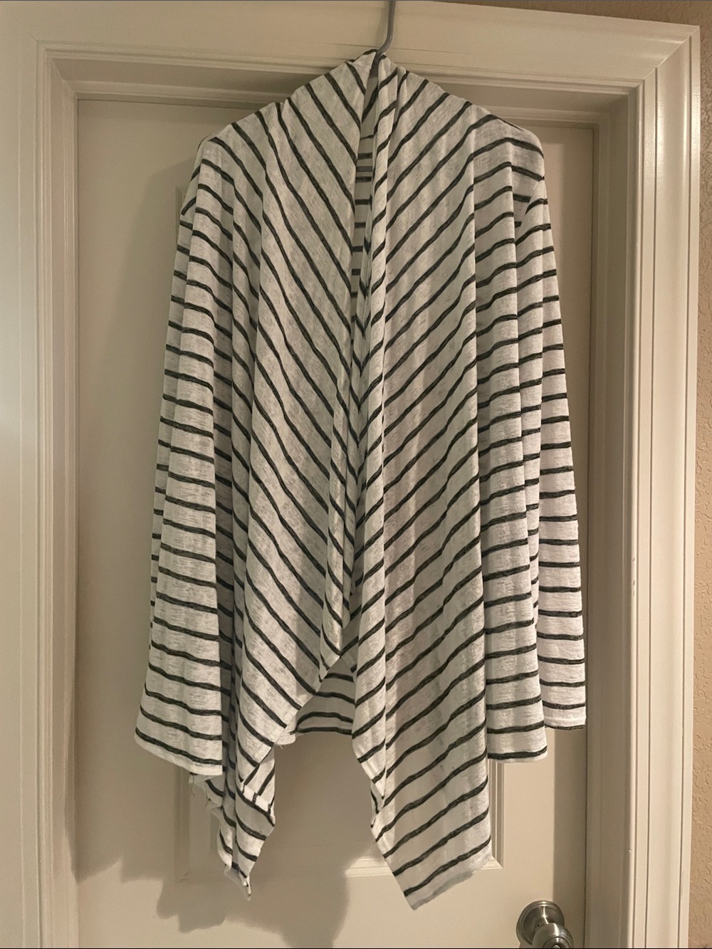 Striped Open-Front Women’s Cardigan Sweater - White & Black